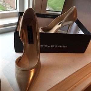 Beautiful whiskey gold metal color heels